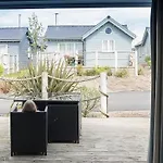 Sea Urchins, The Bay, 2 Bedrooms With Ensuites, Parking For 2 Cars, 2 Dogs Welcome Filey