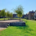 Sea Urchins, The Bay, 2 Bedrooms With Ensuites, Parking For 2 Cars, 2 Dogs Welcome *