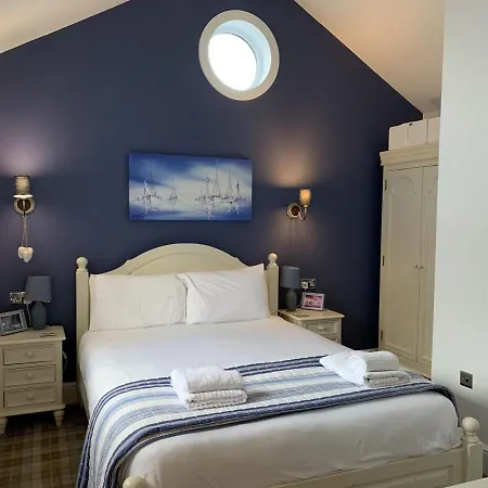 Sea Urchins House At The Bay Filey, Sleeps 4-5, 2 Dogs Welcome For Free Too Semesterbostad